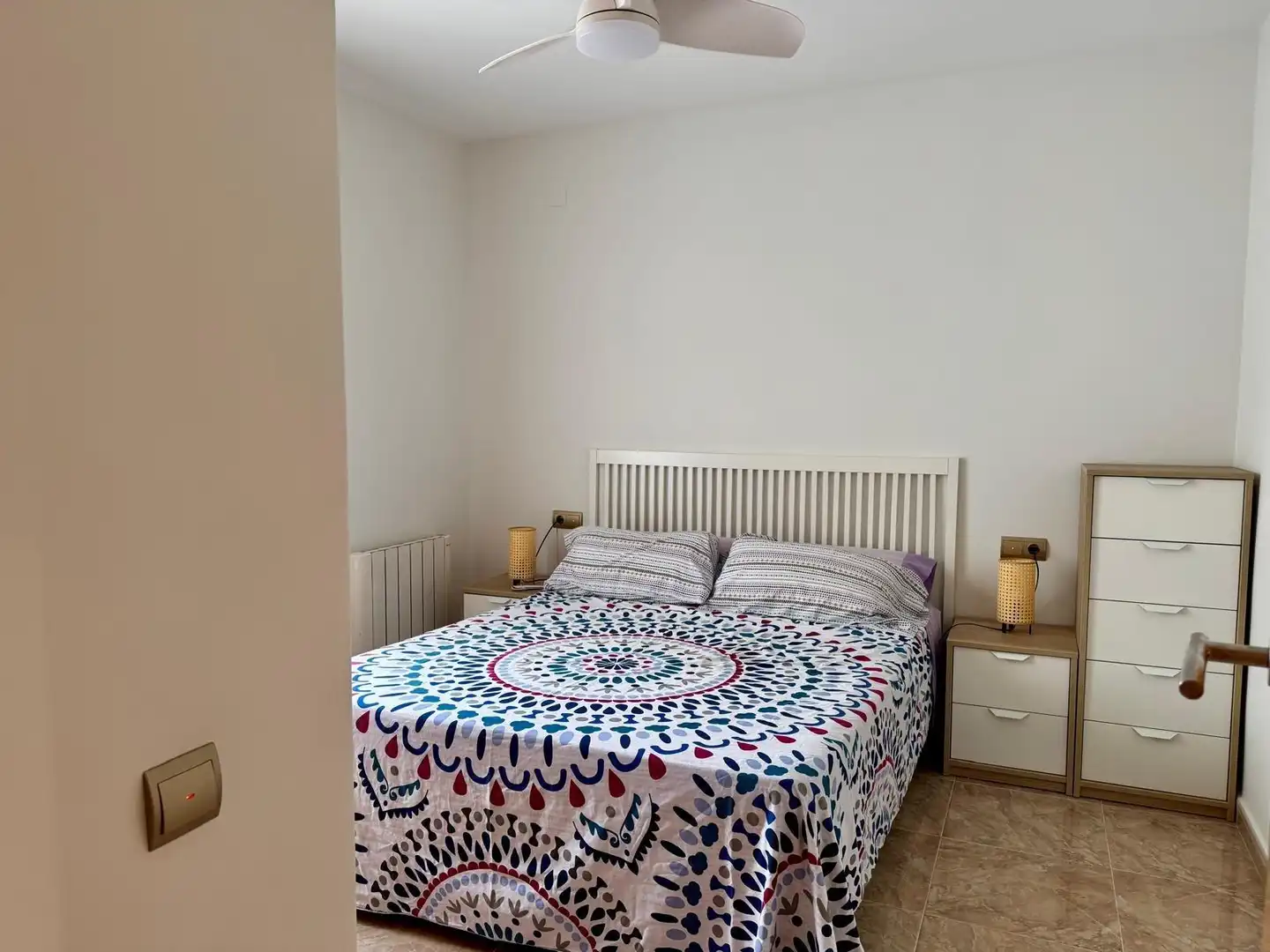Bedroom of Apartments for rent in Alicante / Alacant  with Air Conditioner, Furnished and Community pool