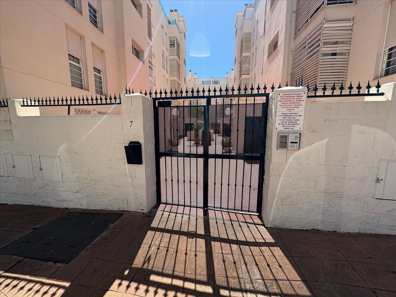 Vista exterior de Pis en venda en Benalmádena