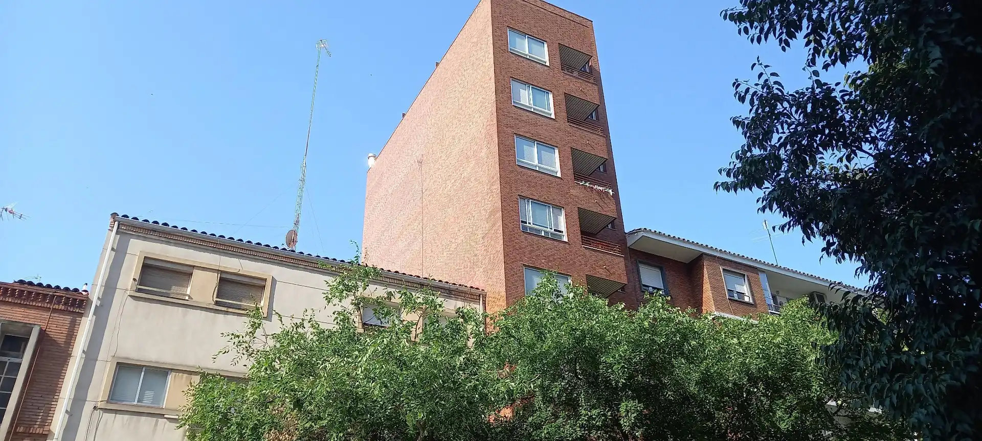 Vista exterior de Edificio en venta en Zaragoza