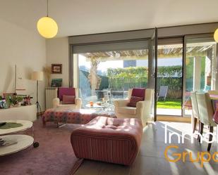 Sala d'estar de Casa adosada en venda en Cirueña amb Terrassa i Piscina