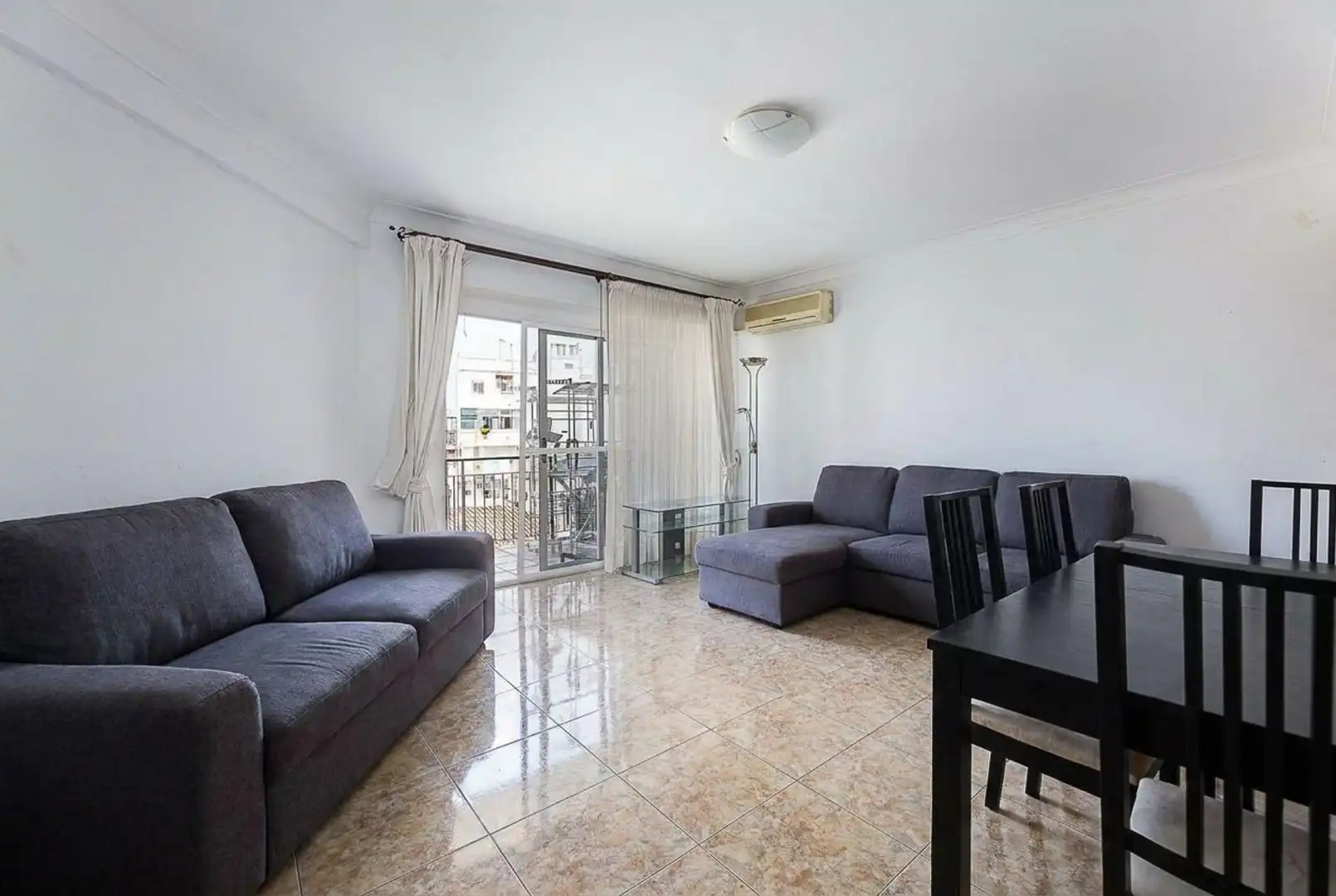 Sala de estar de Piso en venta en  Palma de Mallorca con Balcón