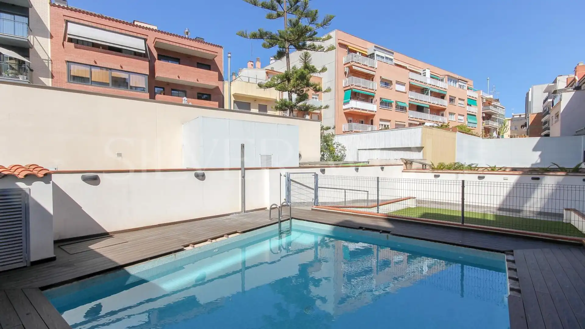 Piscina de Pis en venda en Castelldefels amb Aire condicionat, Calefacció i Parquet