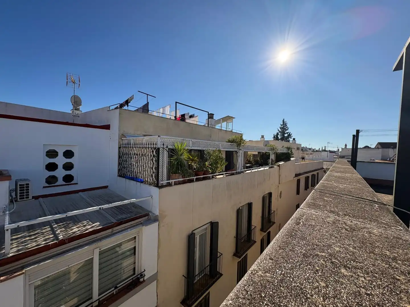 Exterior view of Flat for sale in Sevilla  with Air Conditioner, Terrace and Storage room