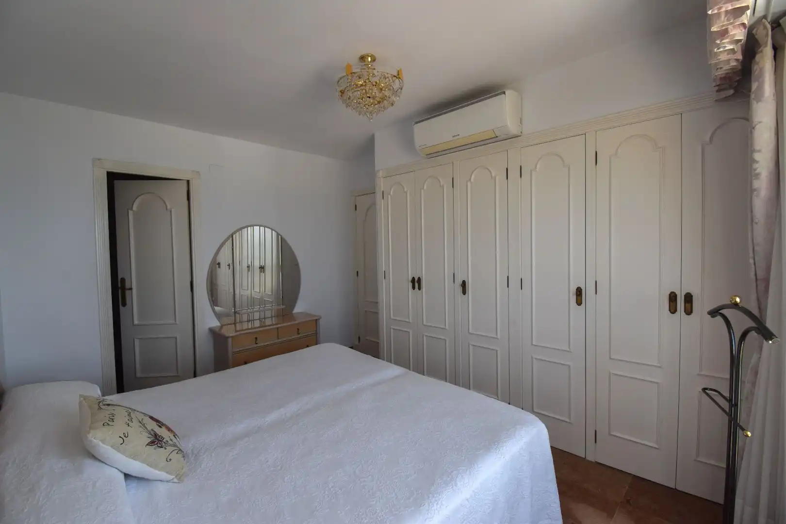 Dormitori de Apartament de lloguer en Santa Pola amb Aire condicionat, Calefacció i Terrassa