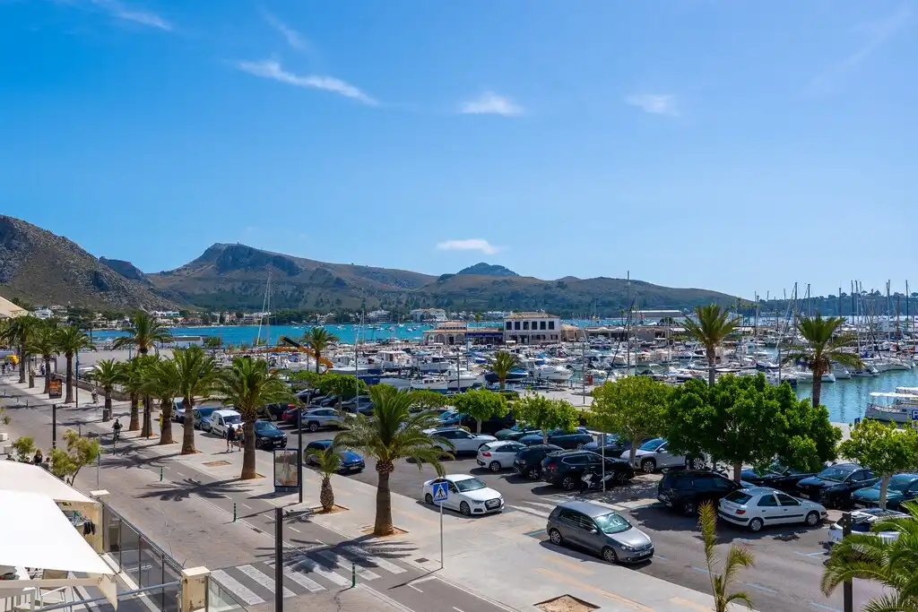 Parkplatz von Wohnungen zum Verkauf in Pollença mit Klimaanlage und Terrasse