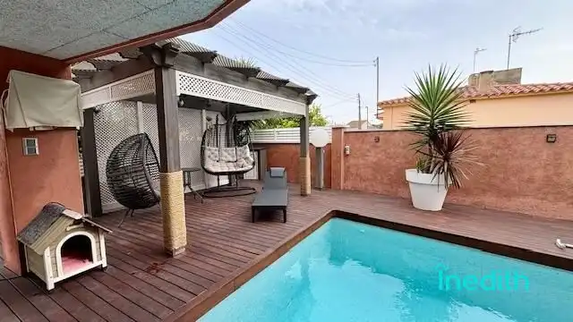 Piscina de Casa o xalet en venda en Cunit amb Aire condicionat, Calefacció i Jardí privat