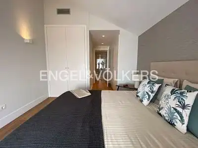 Dormitori de Àtic de lloguer en Valencia amb Aire condicionat, Calefacció i Parquet