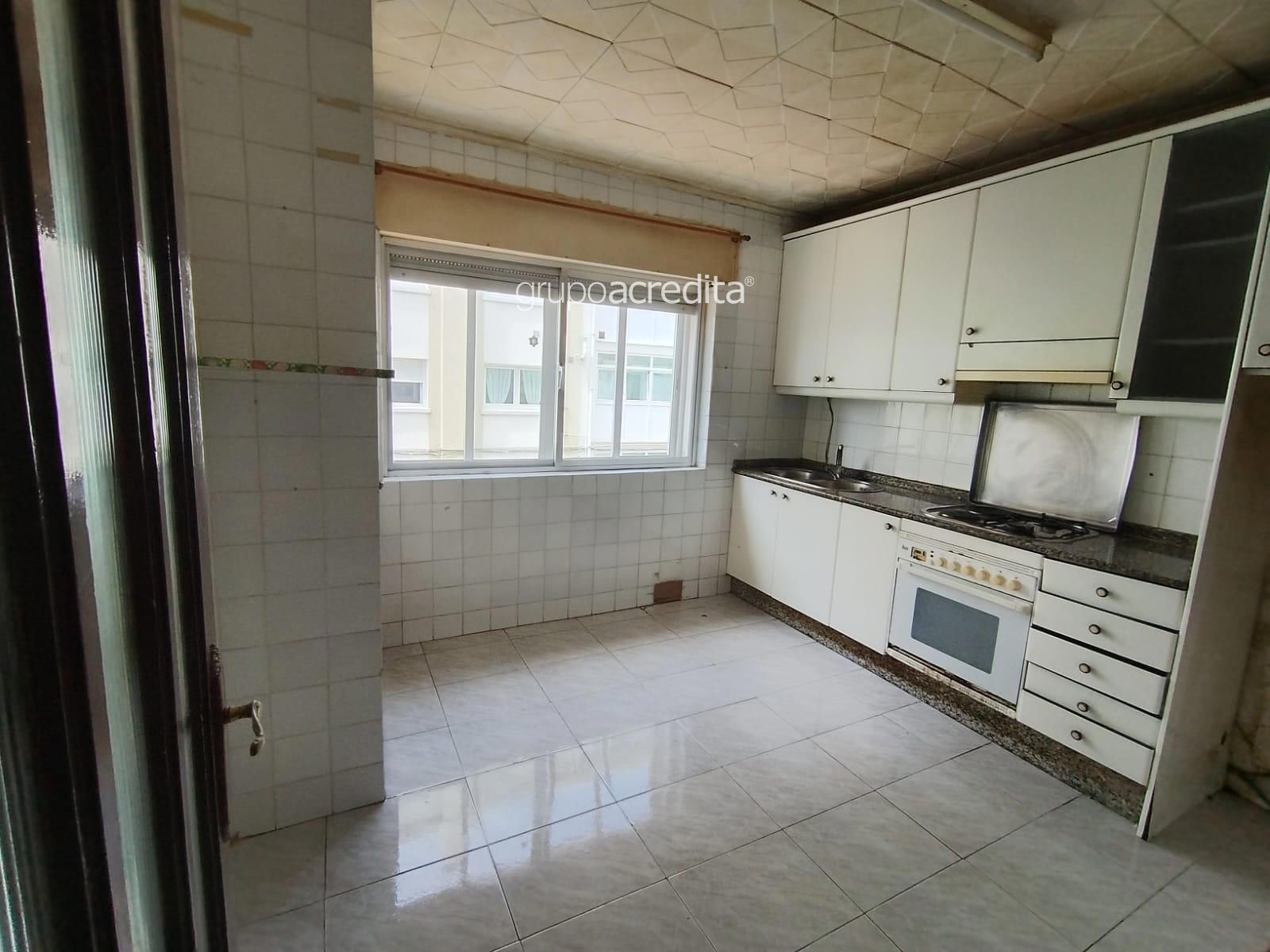 Cocina de Piso en venta en Lugo Capital con Terraza y Balcón