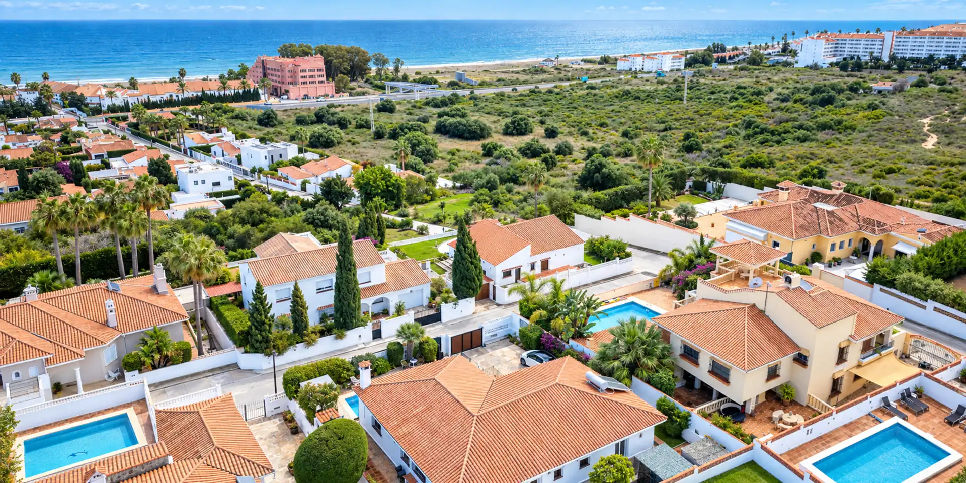 Exterior view of Houses for sale in La Duquesa