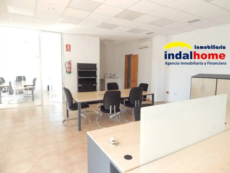 Local de lloguer en Vera amb Aire condicionat