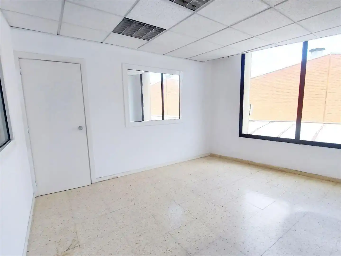 Local de alquiler en Cornellà de Llobregat con Aire acondicionado