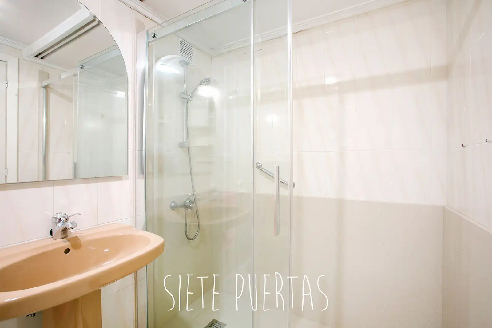 Baño de Piso en venta en Donostia - San Sebastián  con Calefacción, Terraza y Trastero