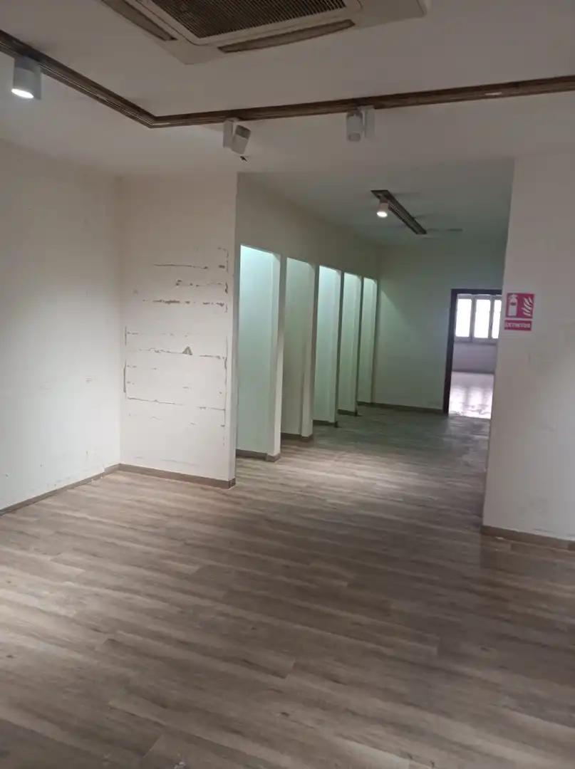 Geschaftsraum zur Miete in Santa Coloma de Gramenet mit Parkett und Alarm