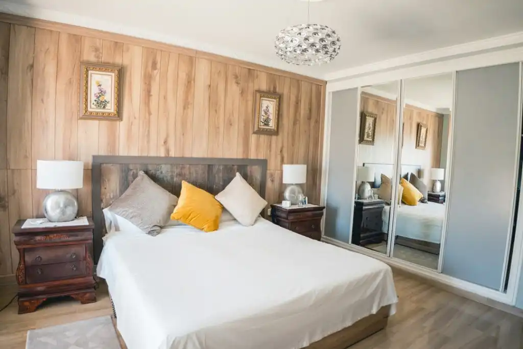 Schlafzimmer von Maisonette zum Verkauf in Fuengirola mit Klimaanlage, Terrasse und Schwimmbad