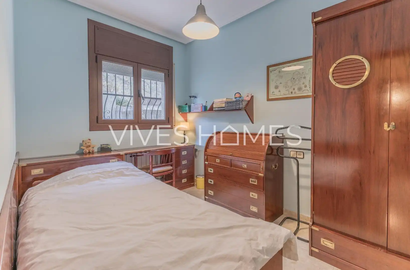 Habitación de Casa adosada en venta en Arenys de Mar con Calefacción, Terraza y Trastero