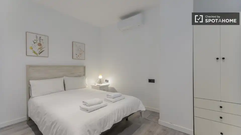 Bedroom of Flat for rent in Valencia  with Air Conditioner, Heating and Furnished