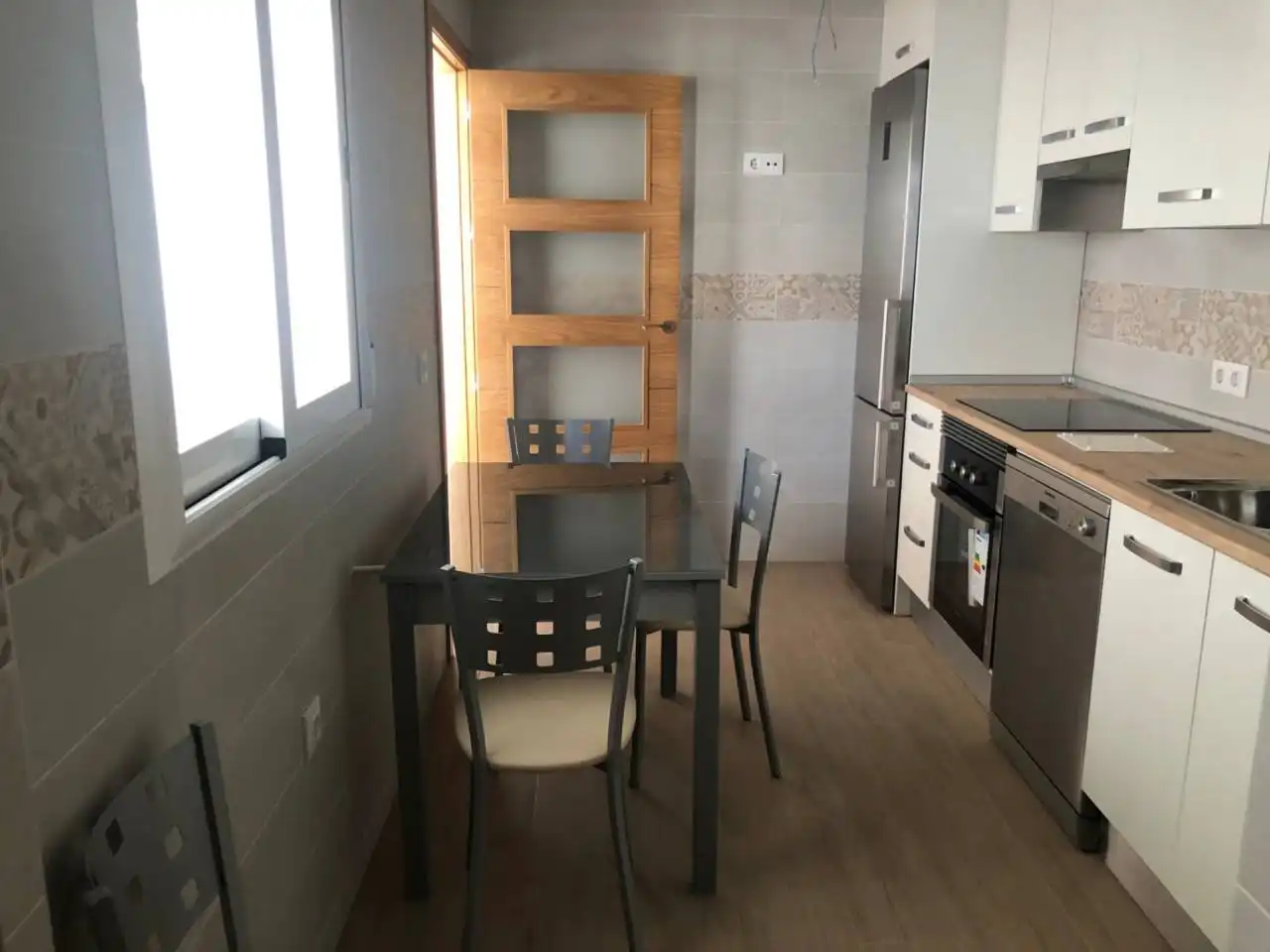 Cuina de Casa o xalet de lloguer en Villanueva de la Serena amb Aire condicionat, Jardí privat i Terrassa