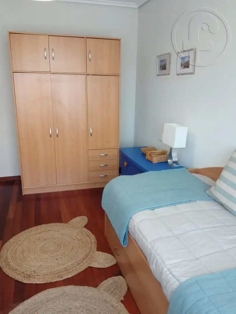 Habitación de Piso de alquiler en Santander con Calefacción, Amueblado y Microondas