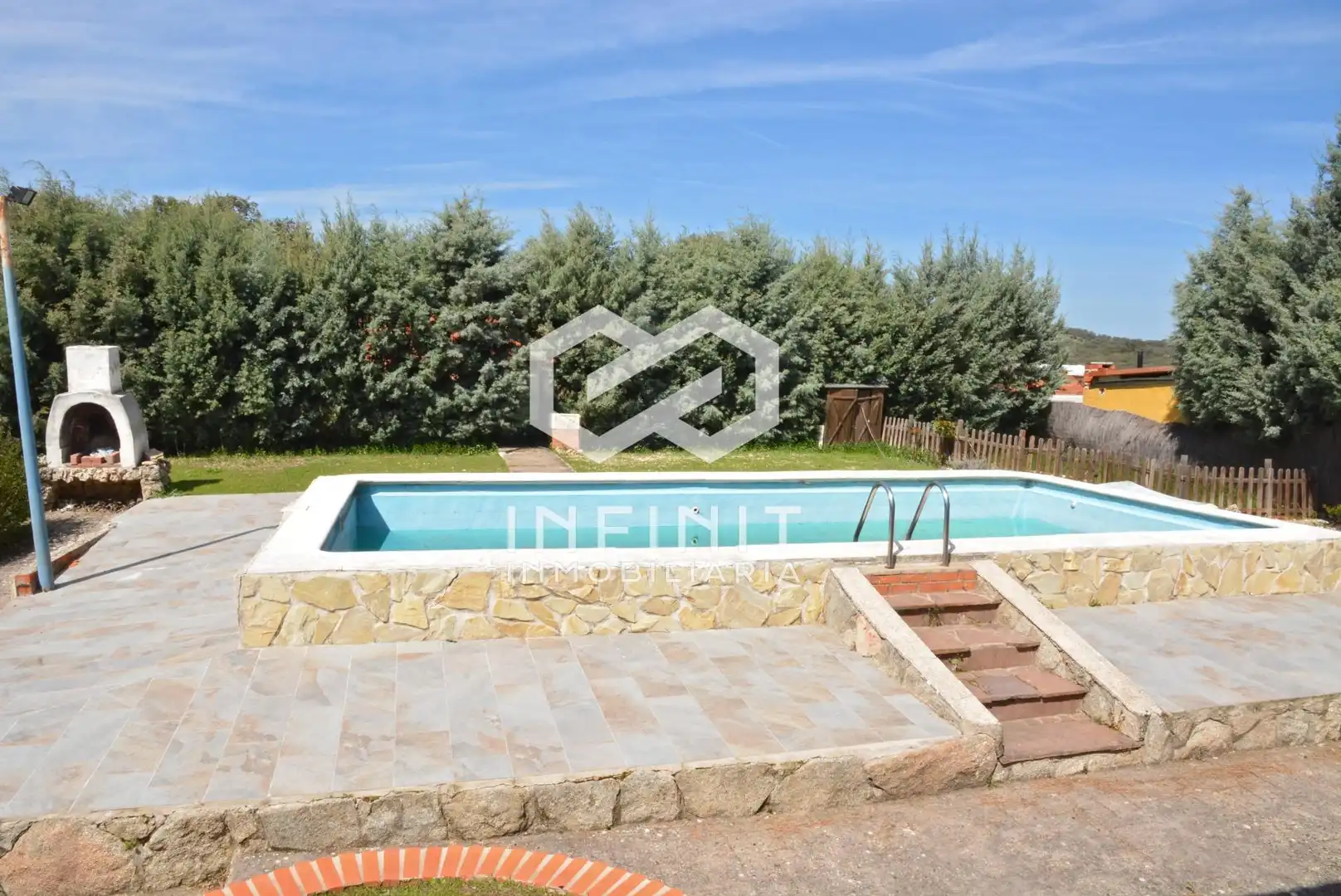 Piscina de Casa o chalet en venta en Valdeaveruelo con Calefacción, Jardín privado y Terraza