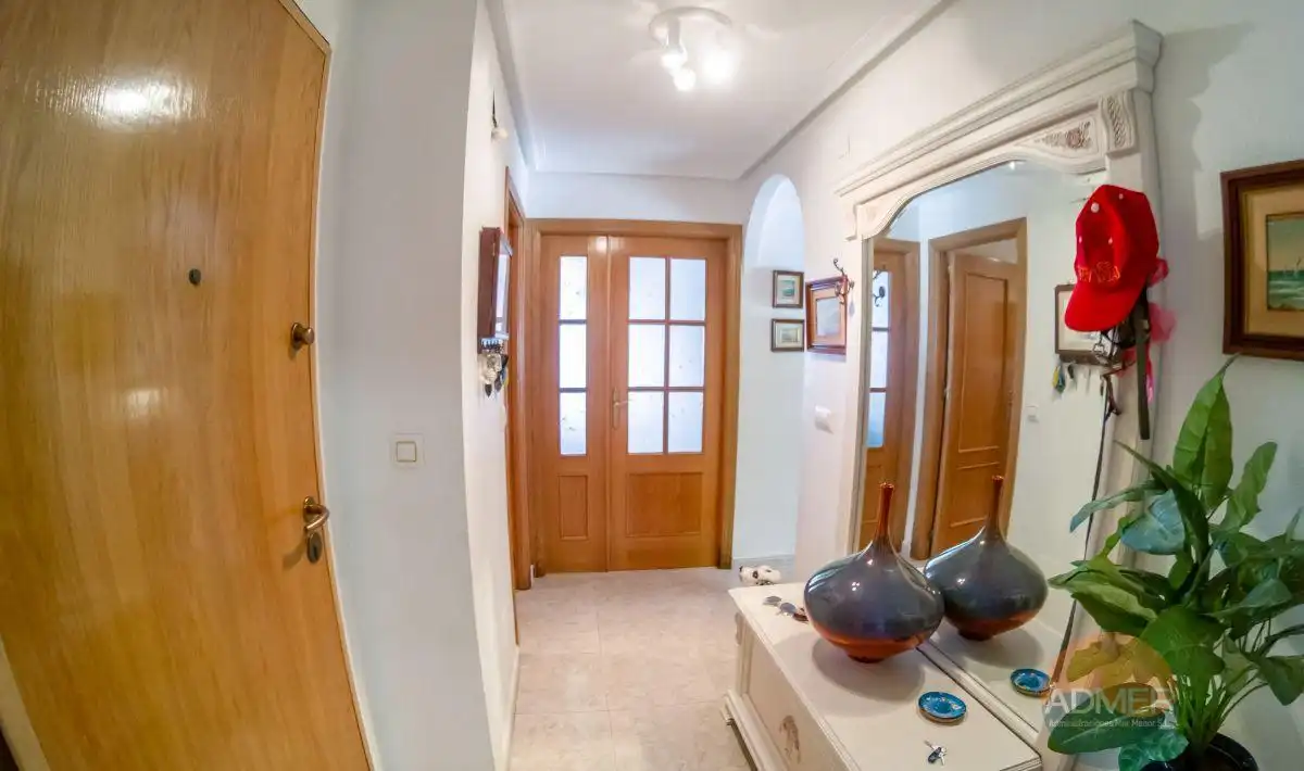 Piso en venta en La Manga del Mar Menor con Aire acondicionado, Terraza y Trastero
