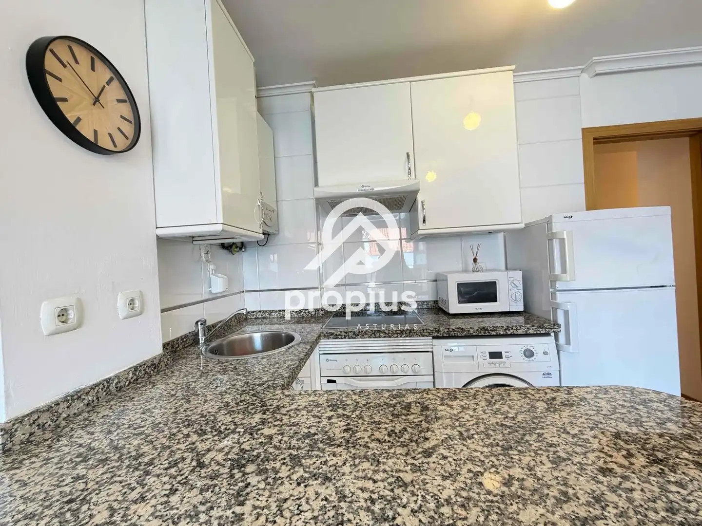 Cocina de Piso en venta en Soto del Barco con Calefacción, Trastero y Amueblado