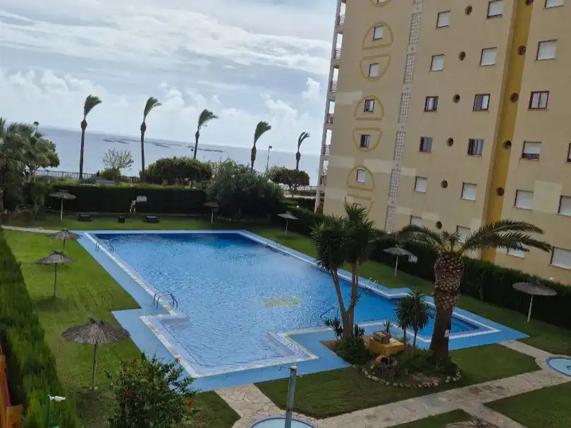 Piscina de Apartament en venda en Villajoyosa / La Vila Joiosa amb Terrassa, Piscina i Balcó
