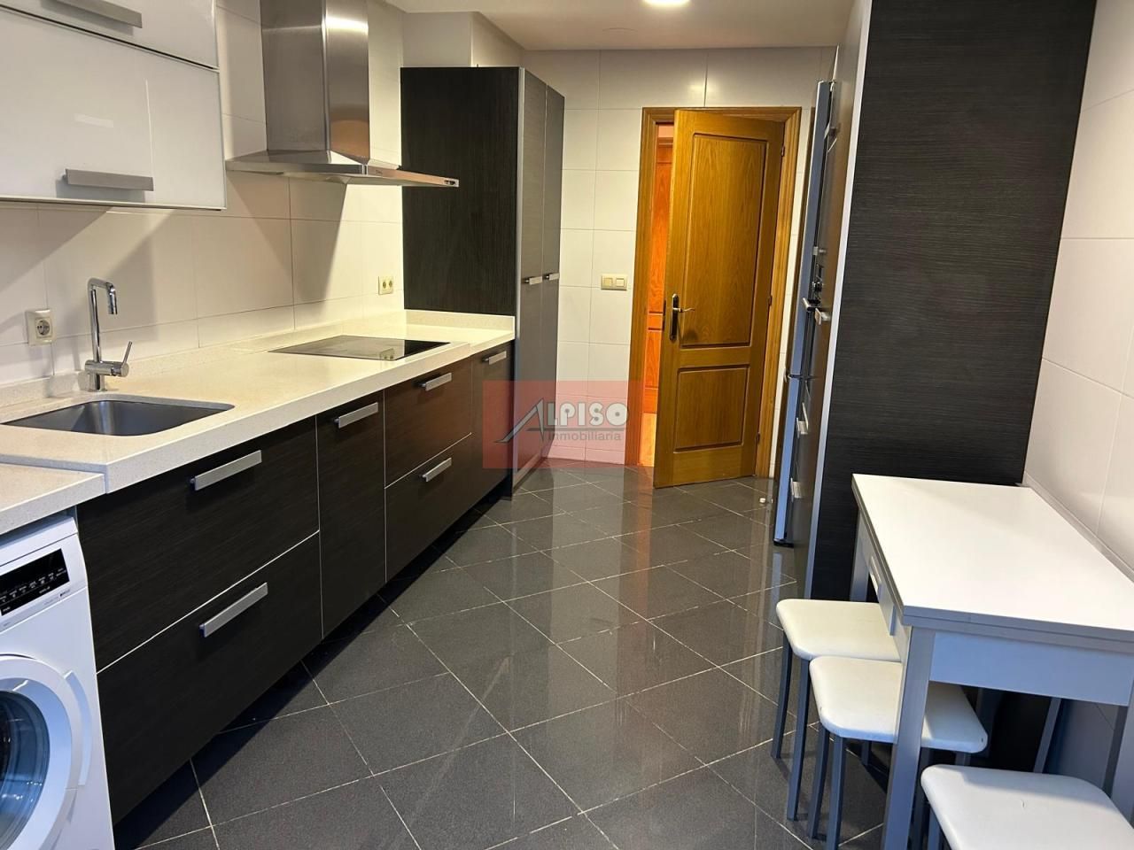 Cuina de Pis en venda en Ourense Capital  amb Calefacció i Balcó