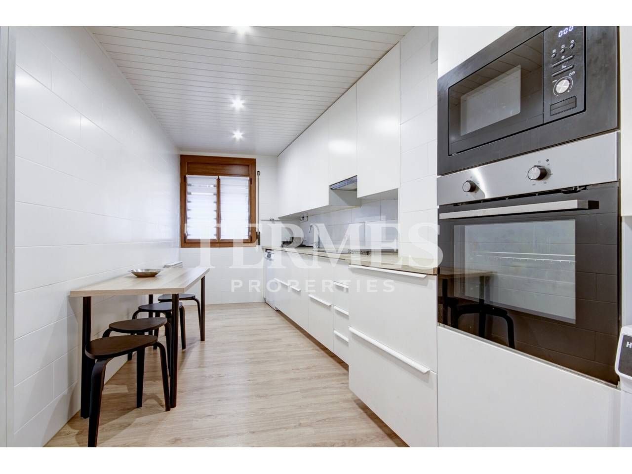 Küche von Wohnung zum Verkauf in Puigcerdà mit Klimaanlage, Heizung und Balkon