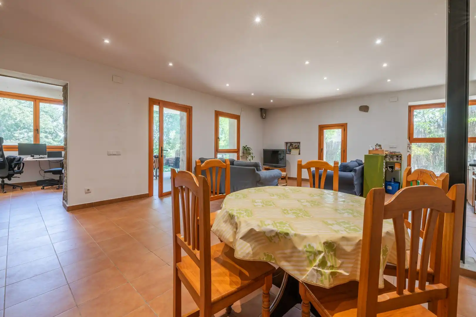 Menjador de Finca rústica en venda en Mieres (Girona)