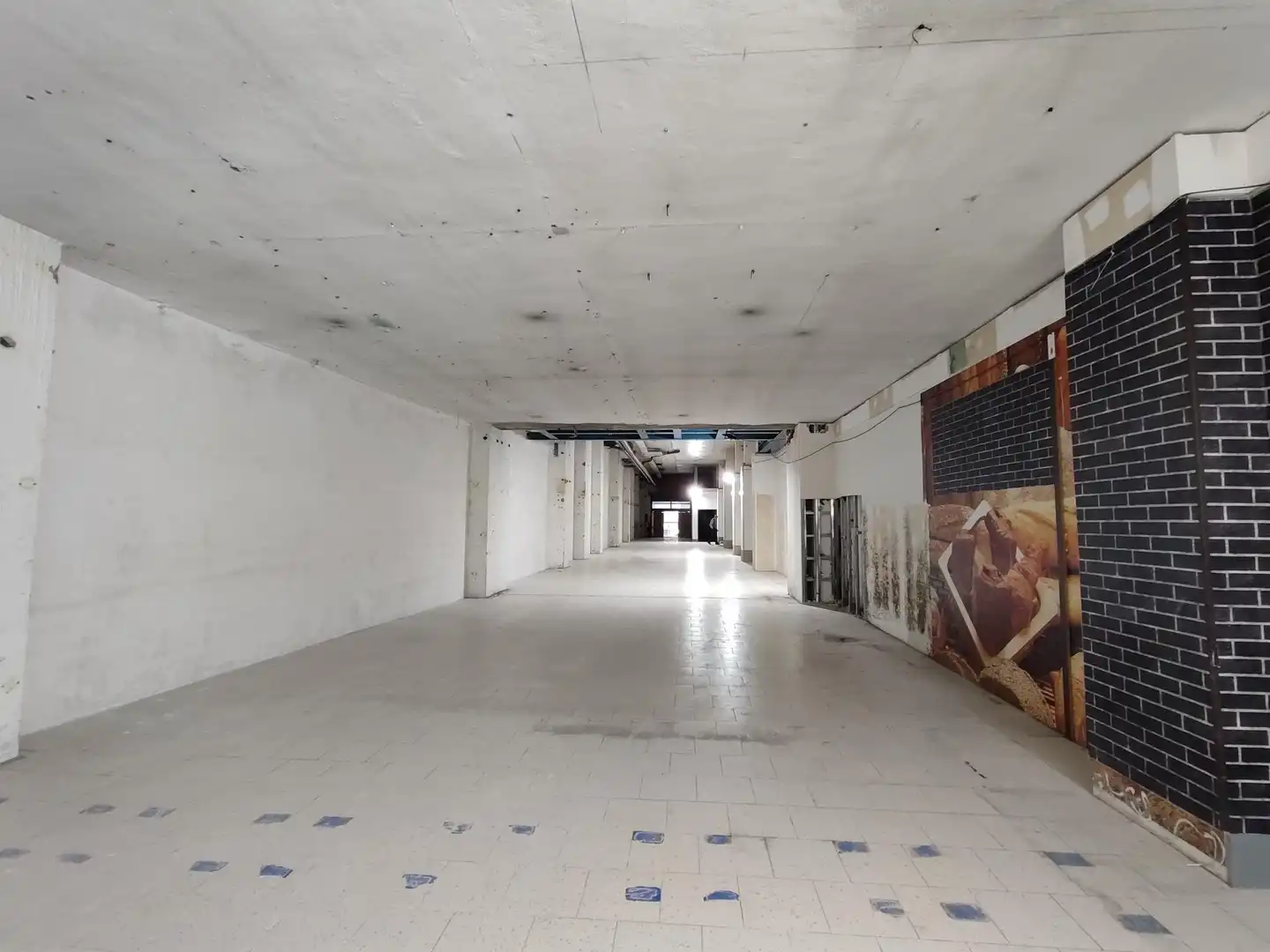 Local comercial de lloguer a Calle Jon Arrospide