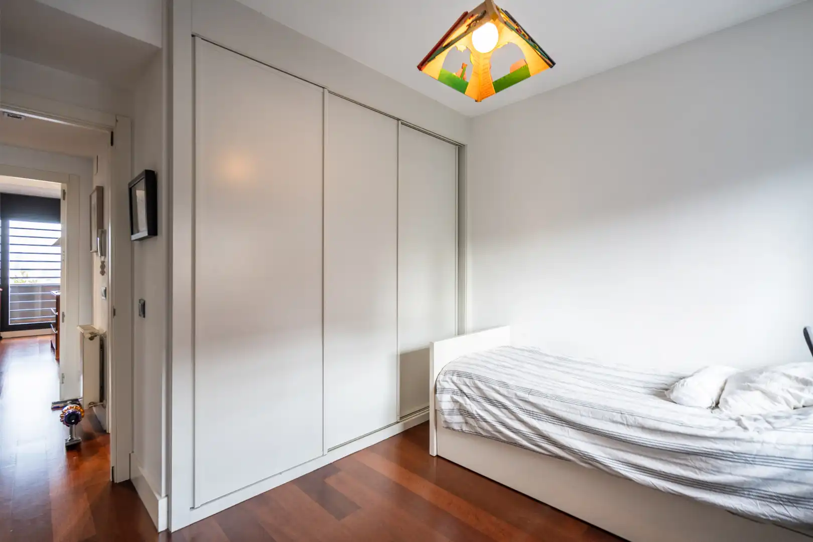 Habitación de Casa adosada en venta en Las Rozas de Madrid con Aire acondicionado, Calefacción y Jardín privado