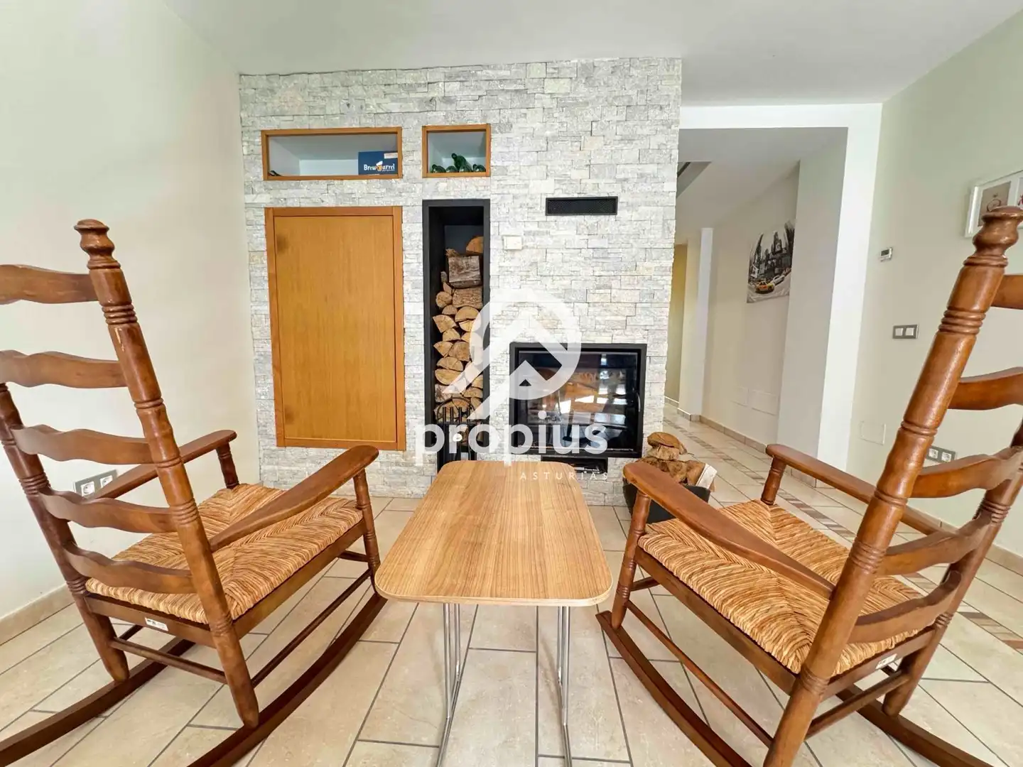 Wohnzimmer von Einfamilien-Reihenhaus zum Verkauf in Llanes mit Heizung und Möbliert