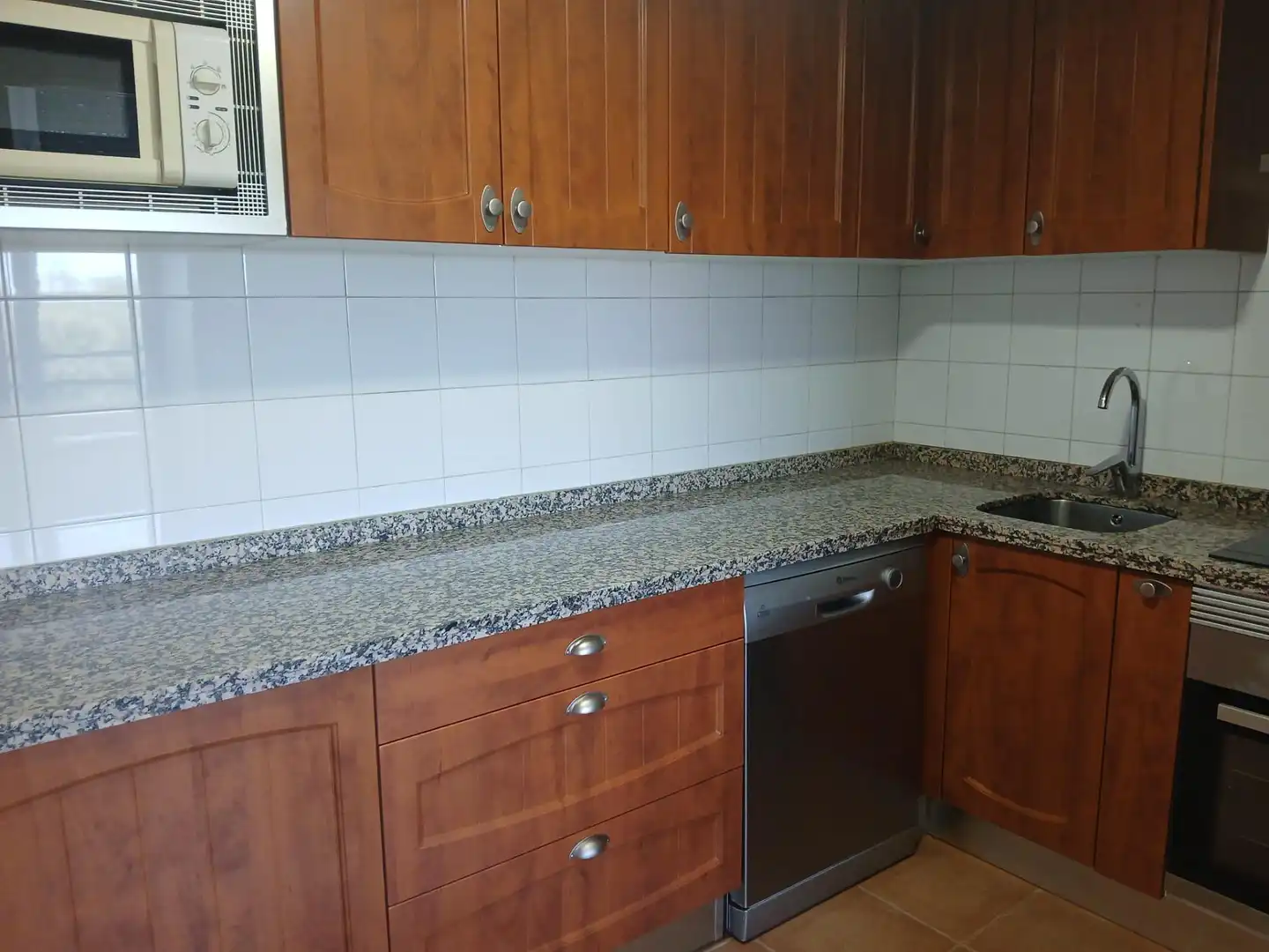 Cocina de Casa adosada en venta en Cáceres con Calefacción, Terraza y Balcón