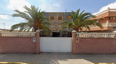 Casa con 2 viviendas independientes (400 m²) + garaje y solar