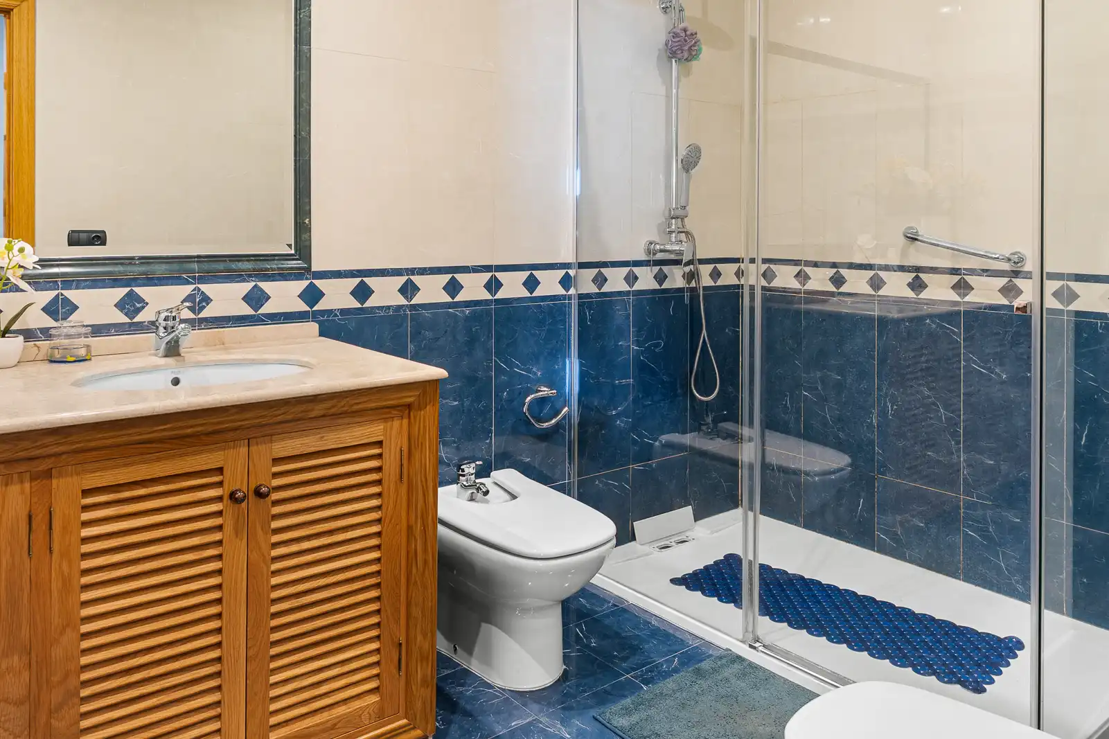 Bany de Casa o xalet en venda en Benalmádena amb Aire condicionat, Jardí privat i Piscina
