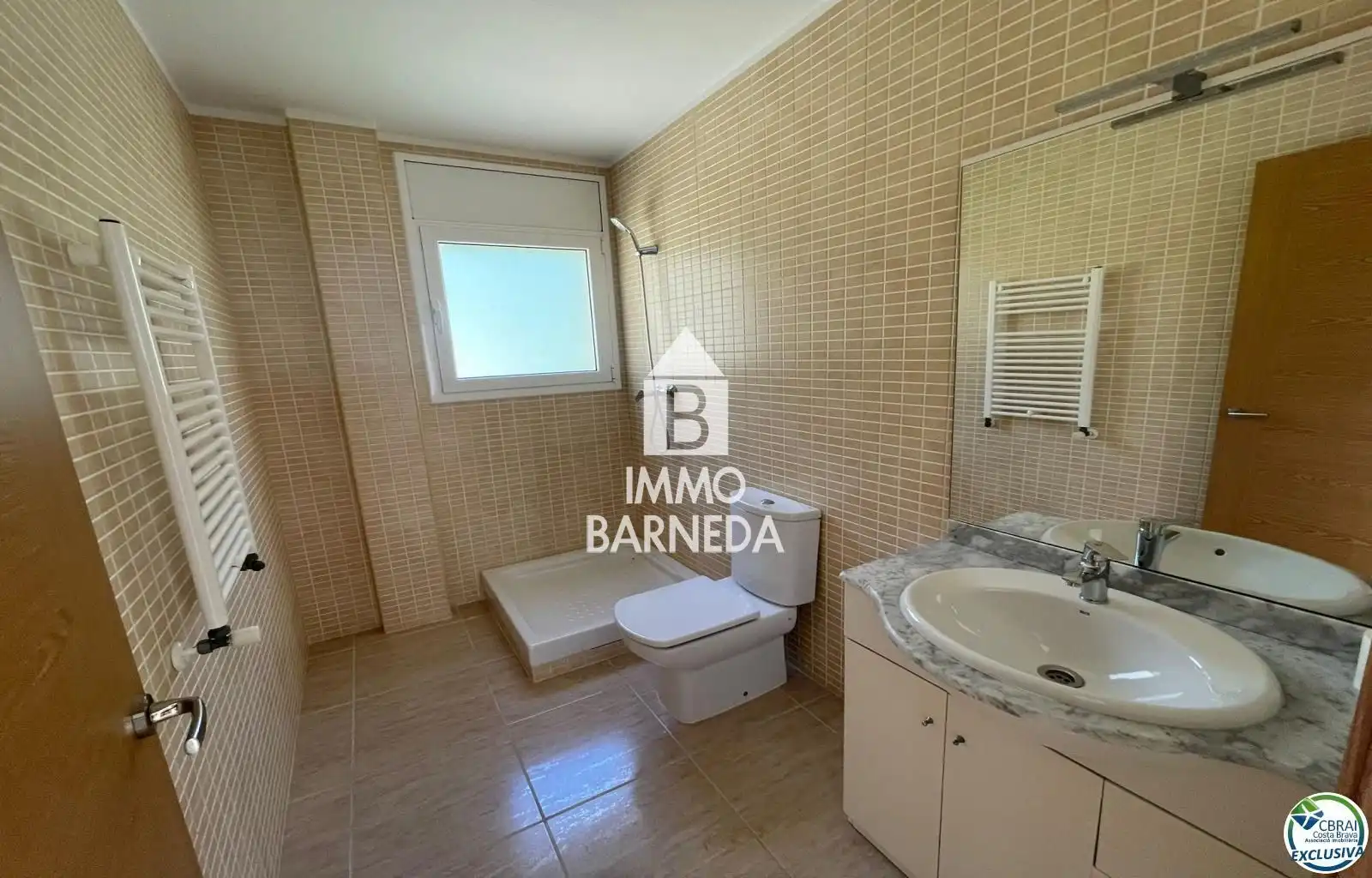 Bany de Casa o xalet en venda en Roses amb Calefacció, Jardí privat i Terrassa
