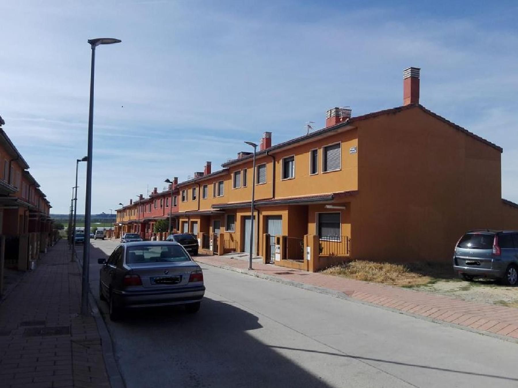 Vista exterior de Casa adosada en venda en Valoria la Buena