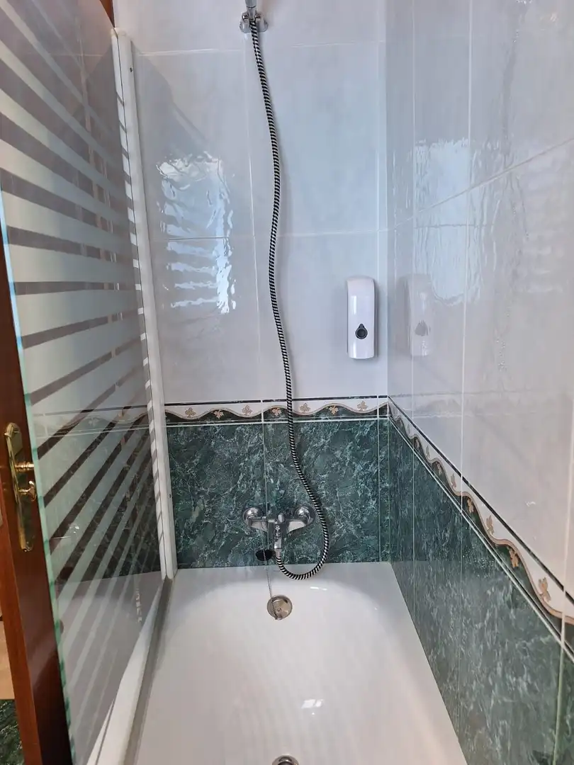 Bany de Casa o xalet de lloguer en Carreño amb Calefacció, Jardí privat i Piscina