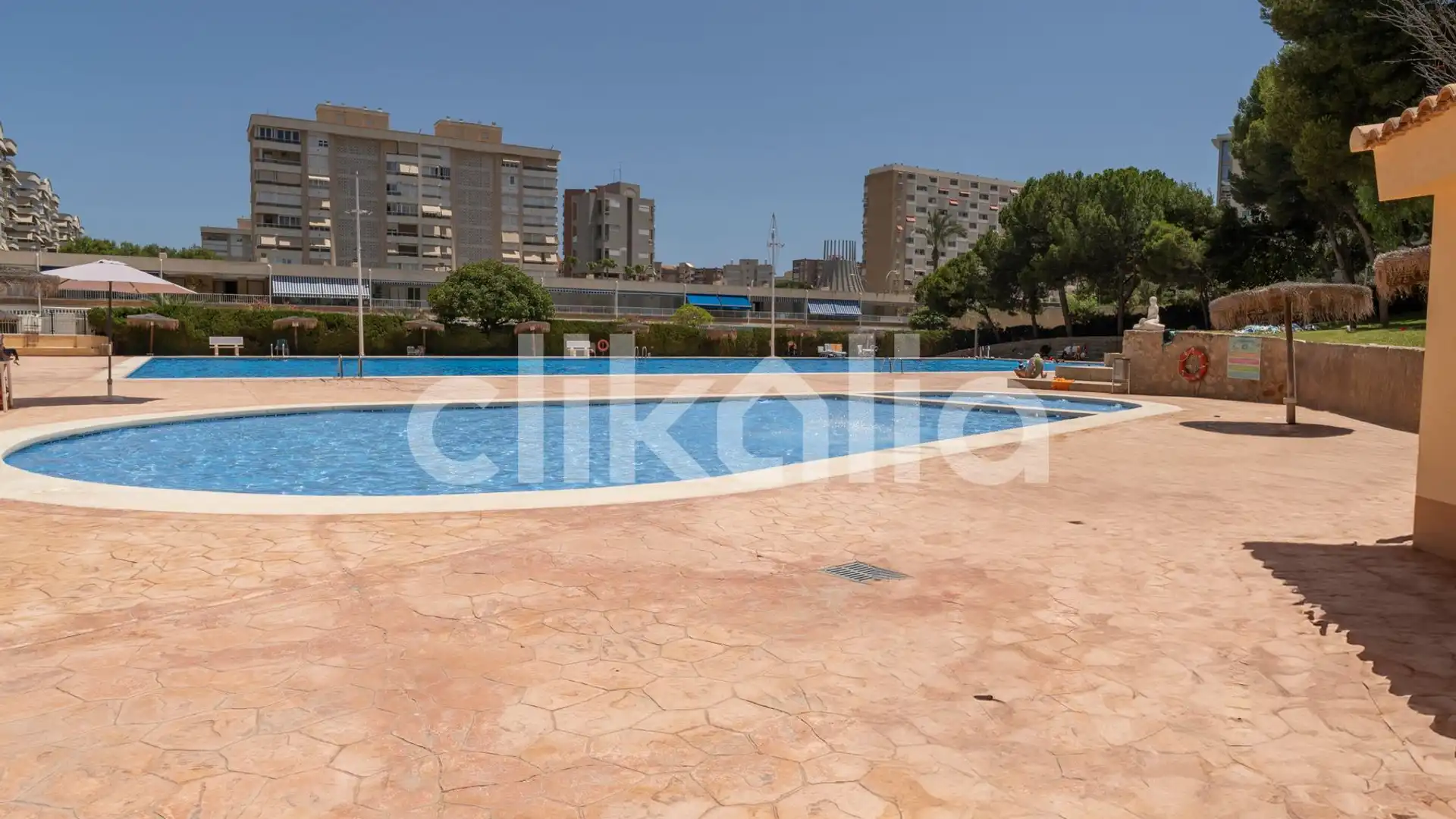Piscina de Piso en venta en Alicante / Alacant con Aire acondicionado, Calefacción y Jardín privado