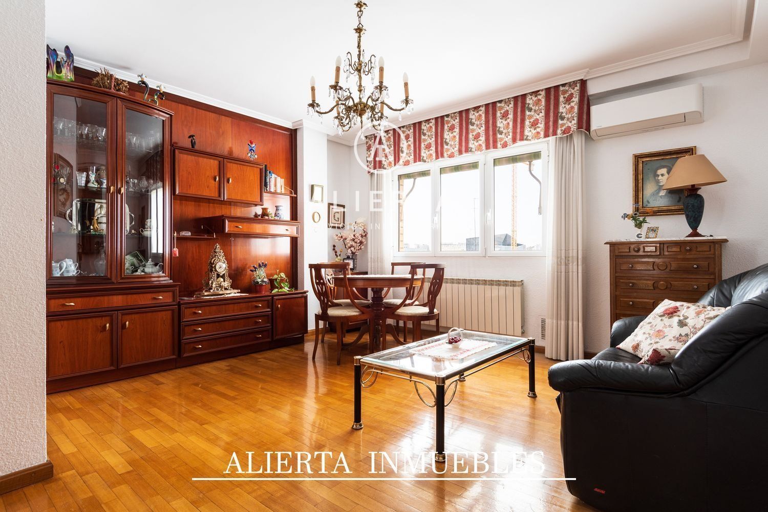 Exterior view of Flat for sale in  Zaragoza Capital  with Air Conditioner, Heating and Storage room