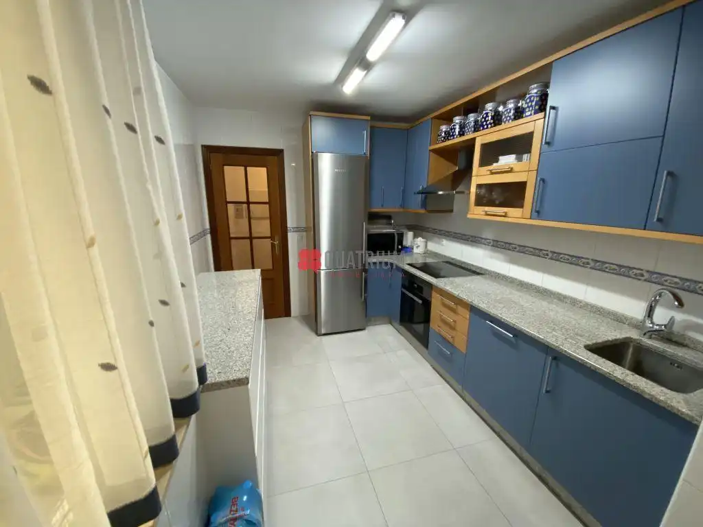 Cocina de Dúplex en venta en Ames con Calefacción, Trastero y Piscina