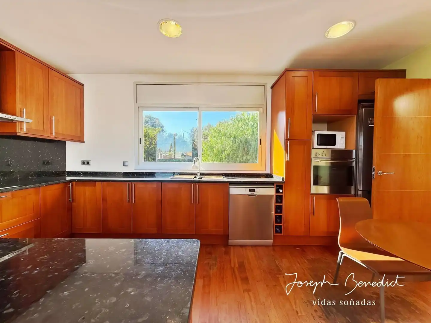 Cocina de Casa o chalet en venta en Castelldefels con Aire acondicionado, Calefacción y Jardín privado