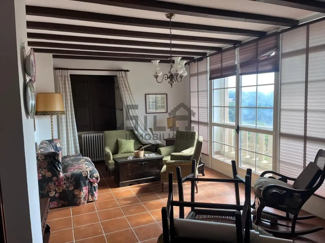 Casa rústica amb terrassa en venda a Santiso