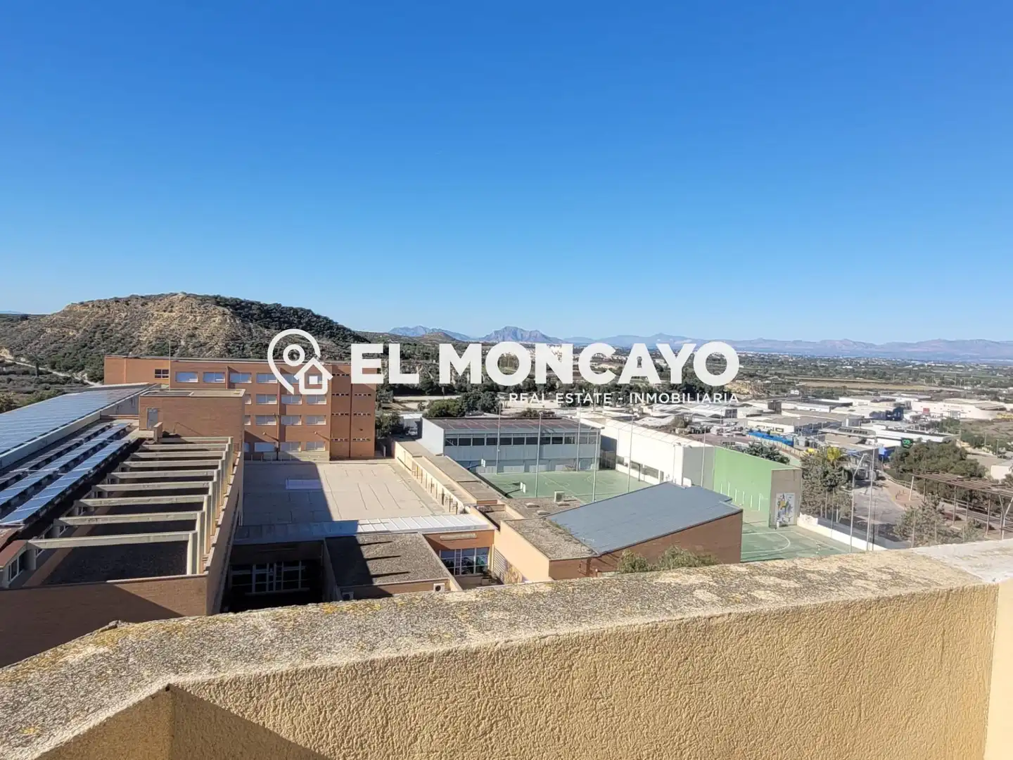 Vista exterior de Ático en venta en Guardamar del Segura con Aire acondicionado, Calefacción y Terraza