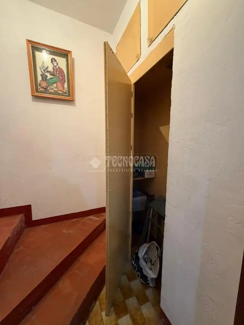 Houses for sale in Sevilla  with Terrace and Balcony