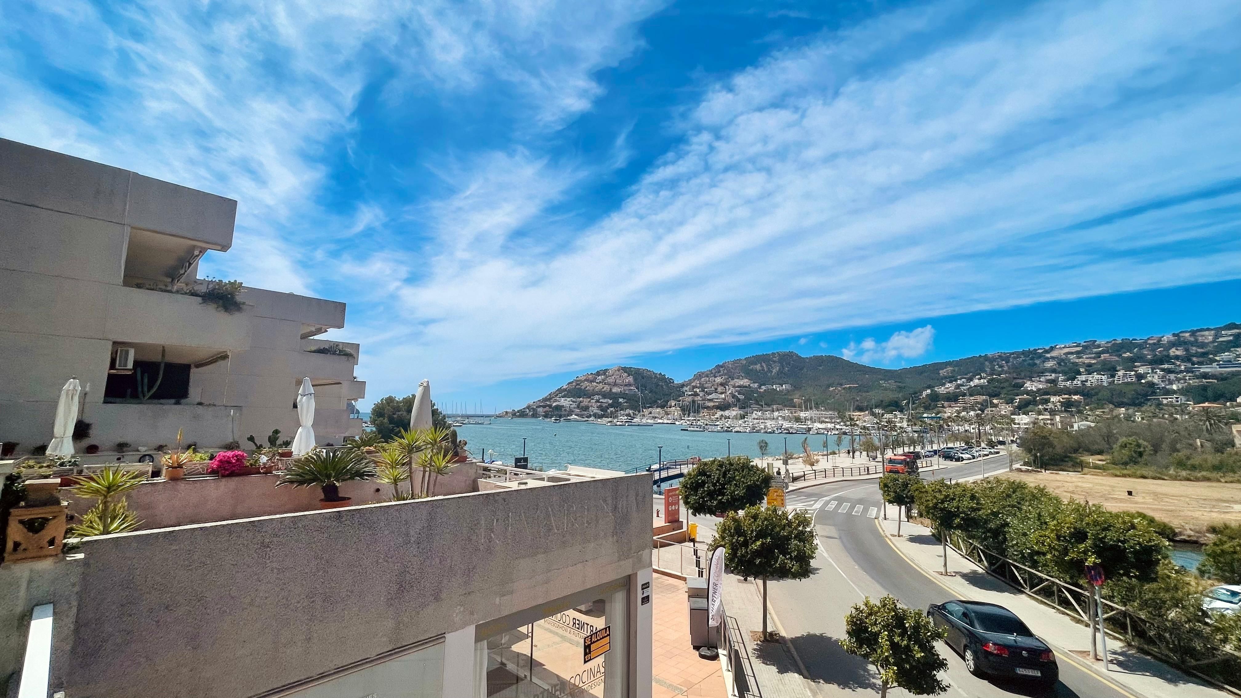 Vista exterior de Apartament en venda en Andratx amb Aire condicionat i Piscina