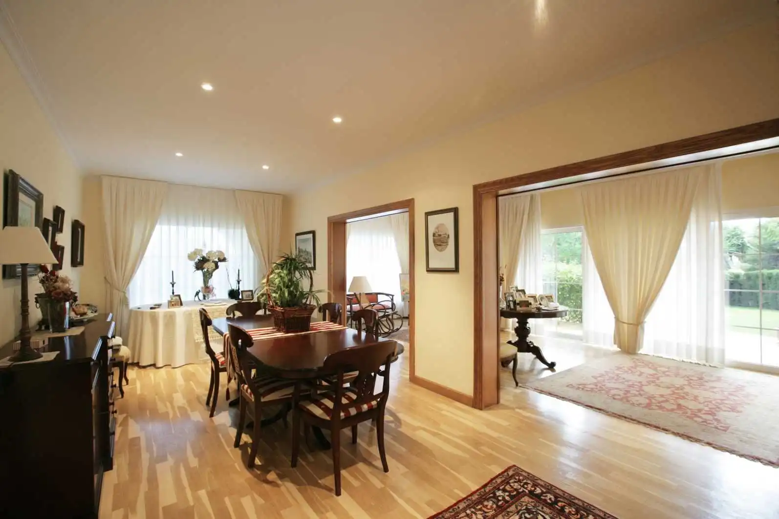 Casa con piscina en venta en Urbanizaciones, imagen 5