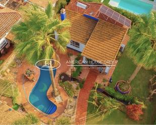Exterior view of House or chalet for sale in Chiclana de la Frontera  with Private garden, Terrace and Swimming Pool