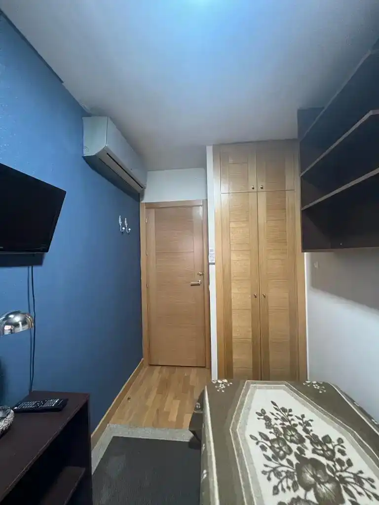 Habitación de Piso de alquiler en Alcobendas con Jardín privado, Trastero y Piscina