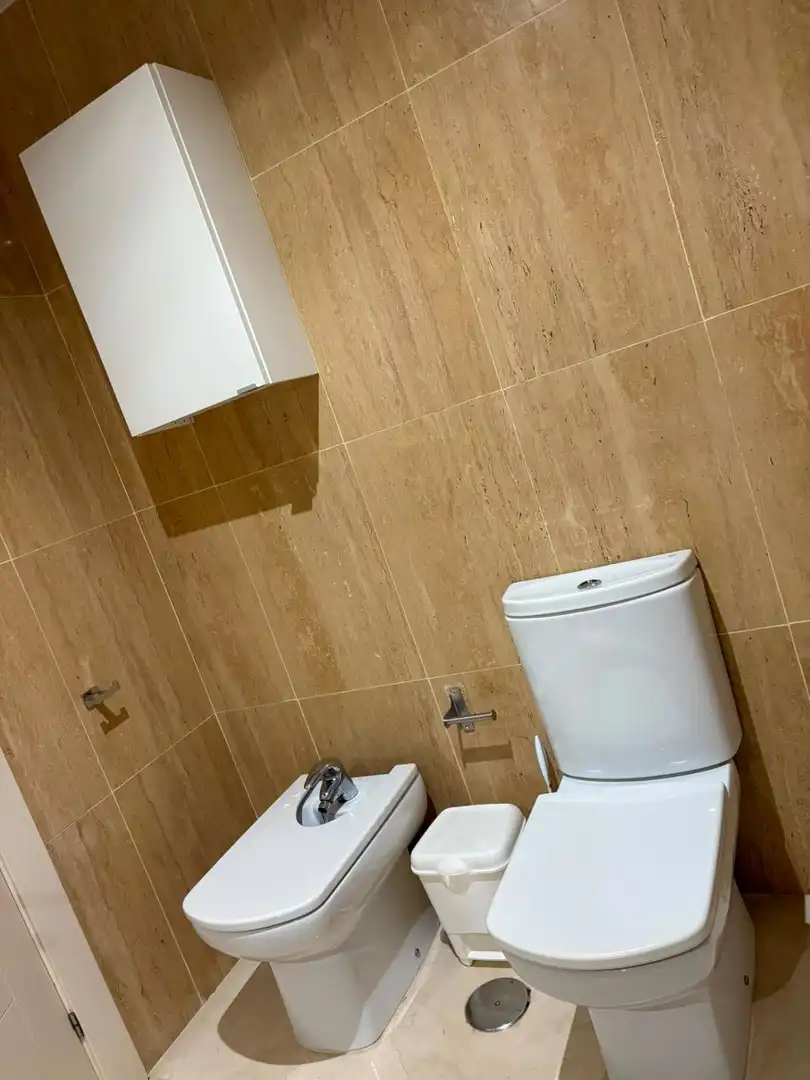Badezimmer von Wohnung zur Miete in Motril mit Klimaanlage, Heizung und Möbliert